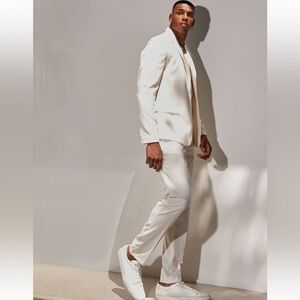 Stylish Cream Suit (New w tags)